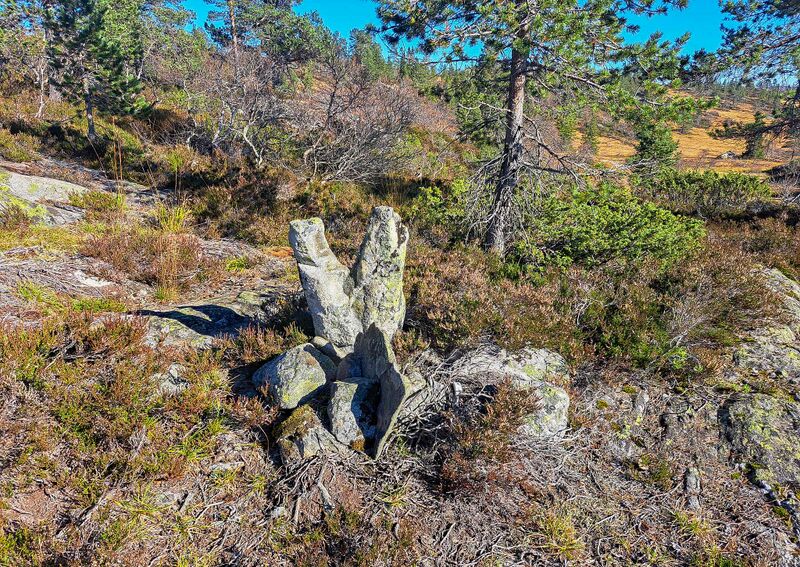 Fil:Kløvsteinen OG 210924-2.jpg