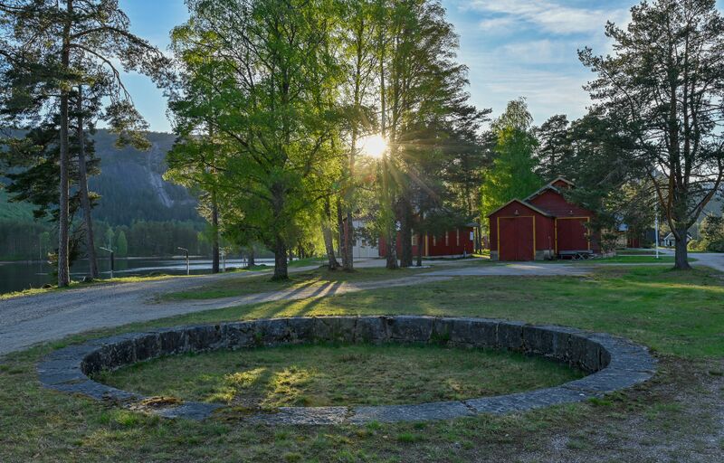 Fil:Byglandsfjord stasjon 130524.jpg