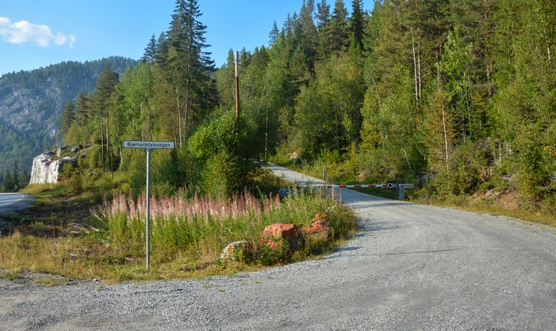 Fil:Bjørnarådalsvegen 050924-2.jpg