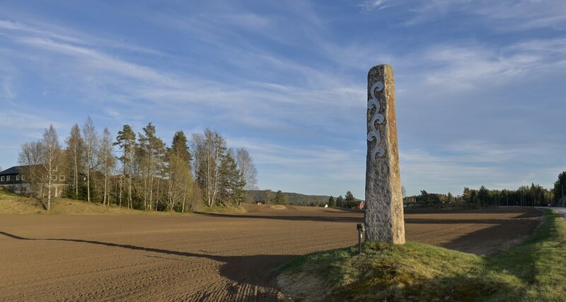 Fil:Hornnes Setesdalsbautaen 290426.jpg