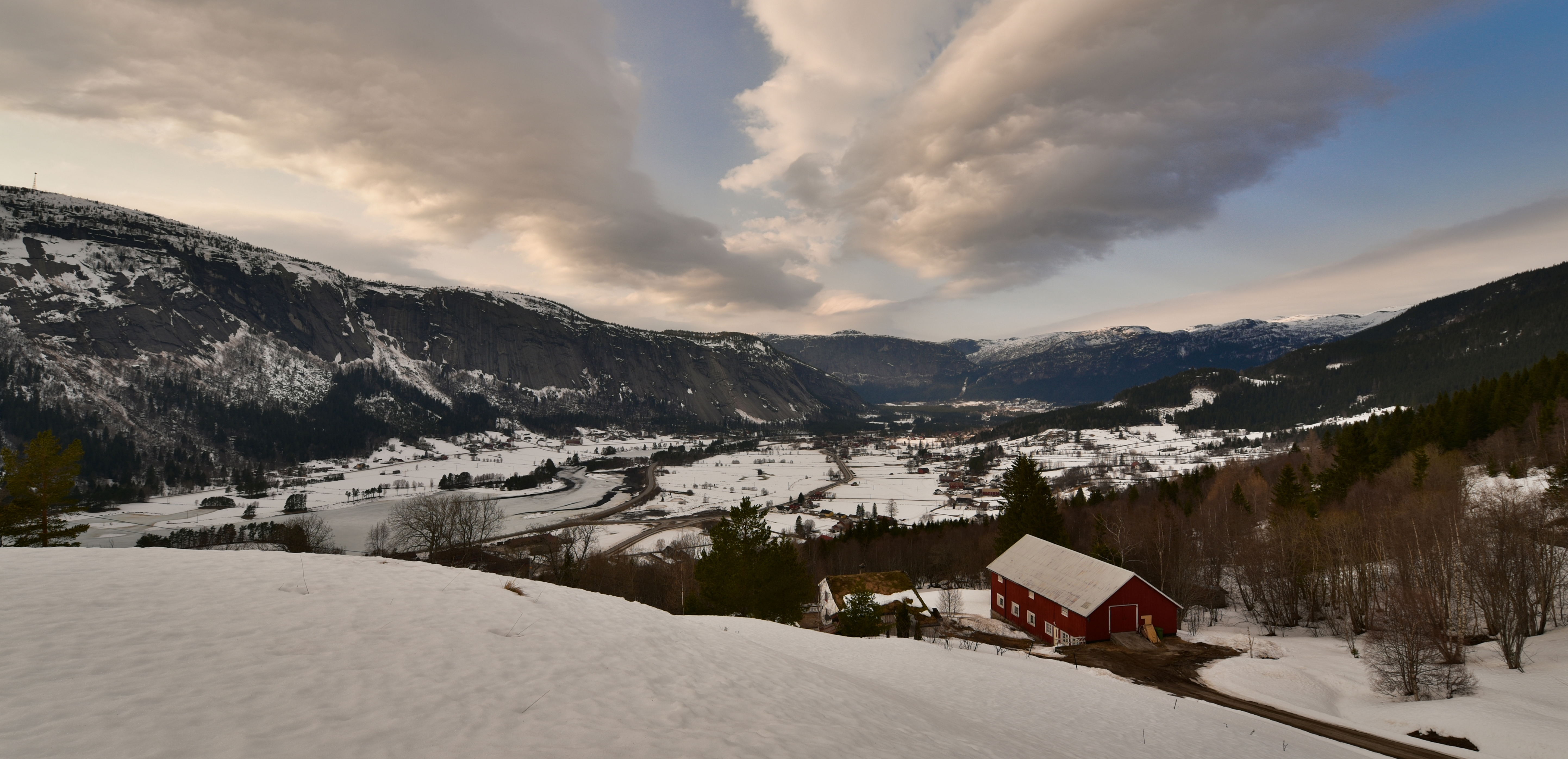 Valle i kveldinga 14. april 2018. Foto: Geir Daasvatn