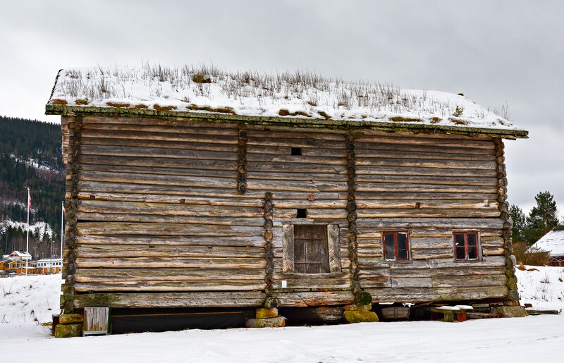 Fil:Oseløa Bygland museum 180217-2.jpg