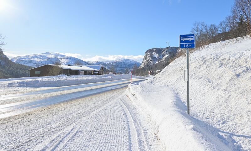 Fil:Bykle bussholdeplass 210226 (2).jpg