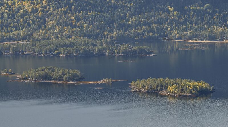 Fil:Dalsøyan Byglandsfjorden 051023-2.jpg