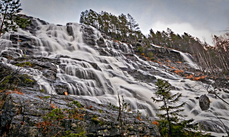 Fil:Heistadfossen Bygland 141115-2.jpg
