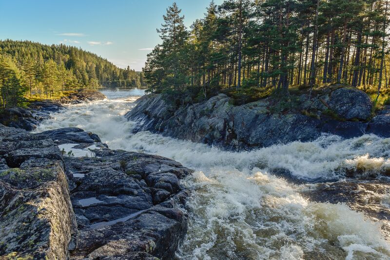 Fil:Smalfoss Hauglandsfossen Tovdalselva 170925.jpg