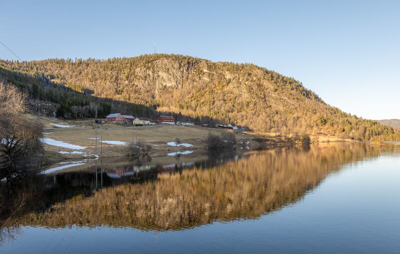 Fil:Fennefoss 130325-2.jpg
