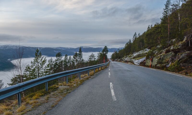 Fil:Fylkesveg 355 Fyresdalsvegen 171225-1.jpg