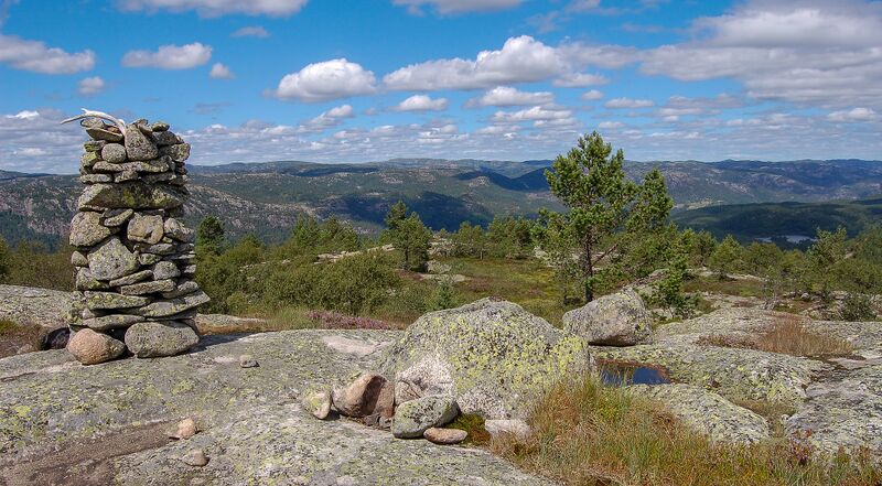 Fil:Ørnemyrfjellet Grindheim 220710.jpg
