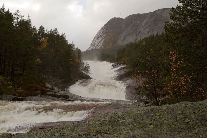 Fil:Faråne og Løefjødd.jpg