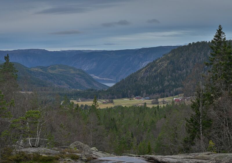 Fil:Hovassåne Åraksbø 021124-2.jpg