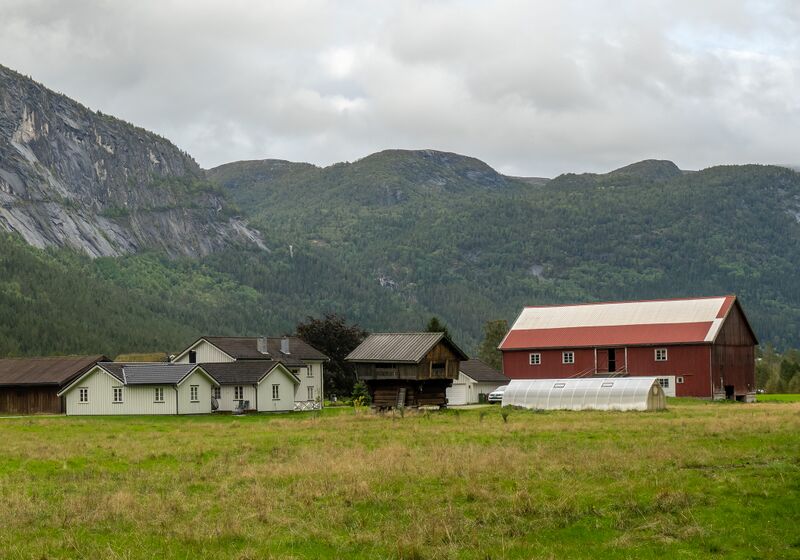 Fil:Innistog Dale Valle 120925.jpg