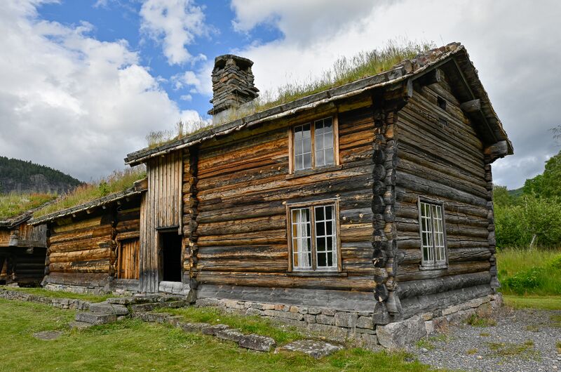 Fil:Heistadstoga Bygland museum 180624.jpg