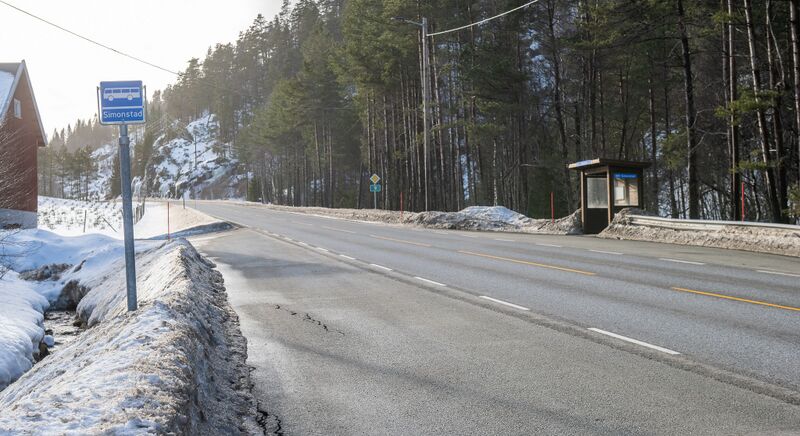 Fil:Simonstad Kile bussholdeplass 270226.jpg