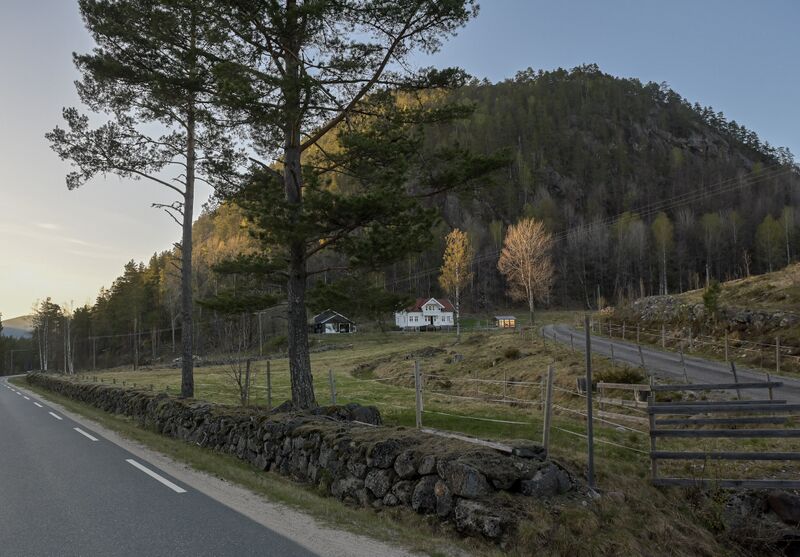 Fil:Uleberg steingjerde 300426.jpg